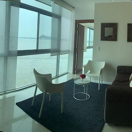 Apartamento Vista Al Rio Puerto Santana Riverfront 1 瓜亚基尔 外观 照片